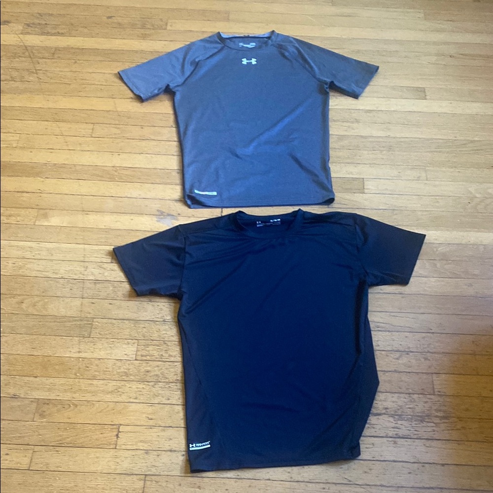Under Armour compression heat gear Gray and Black Short Sleeve Tees